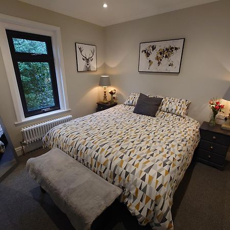 Newly Renovated 2-Bed Bungalow Бат Экстерьер фото