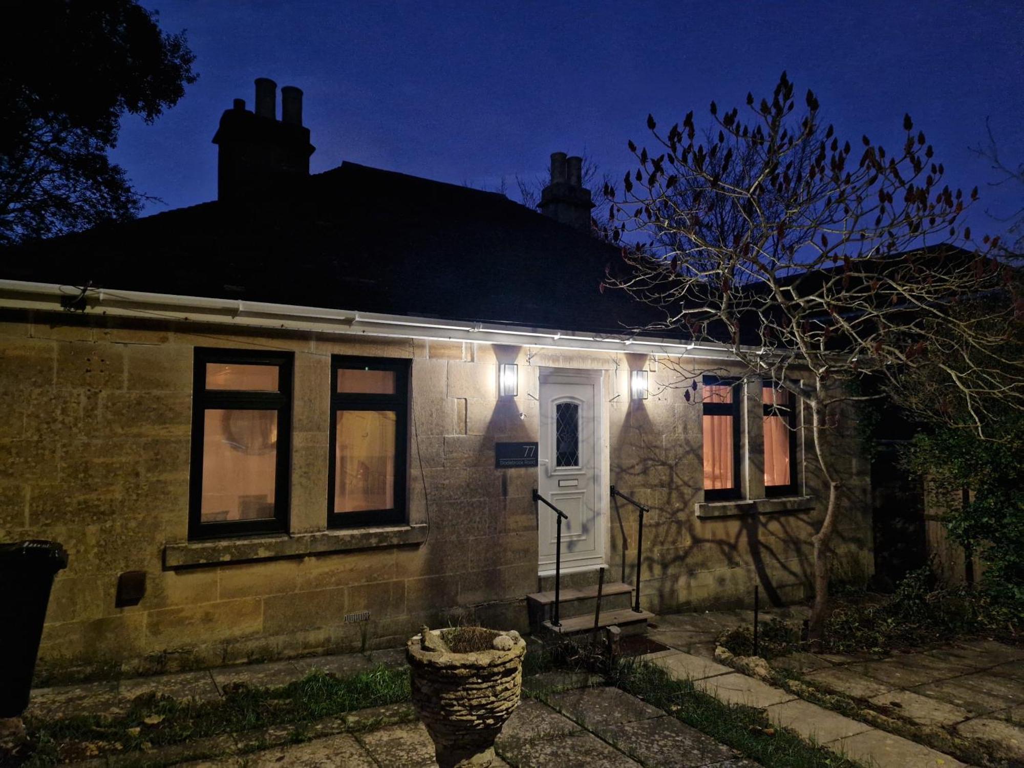 Newly Renovated 2-Bed Bungalow Бат Экстерьер фото